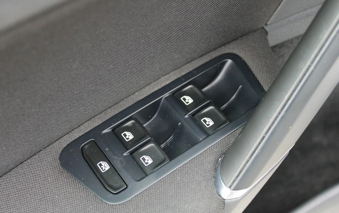 Volkswagen Golf cena 52900 przebieg: 177000, rok produkcji 2017 z Bytów małe 466